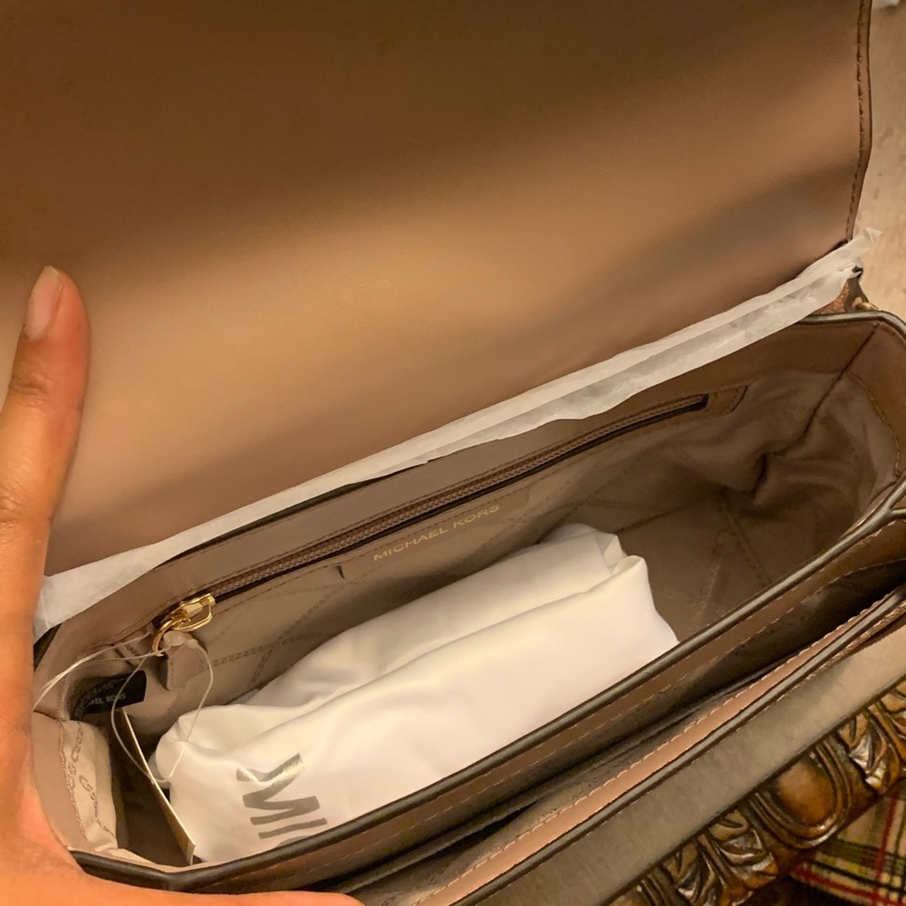 New Mk 💕 Jessie shoulder bag very unique - Picture 10 of 10